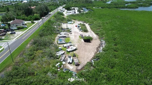 6817 Bayshore Road, PALMETTO