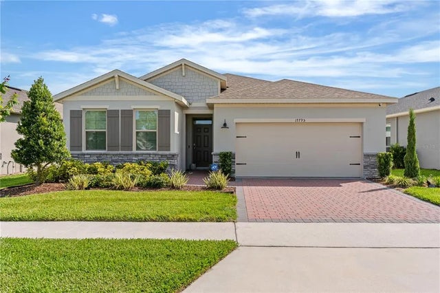 17795 Blazing Star Circle, CLERMONT