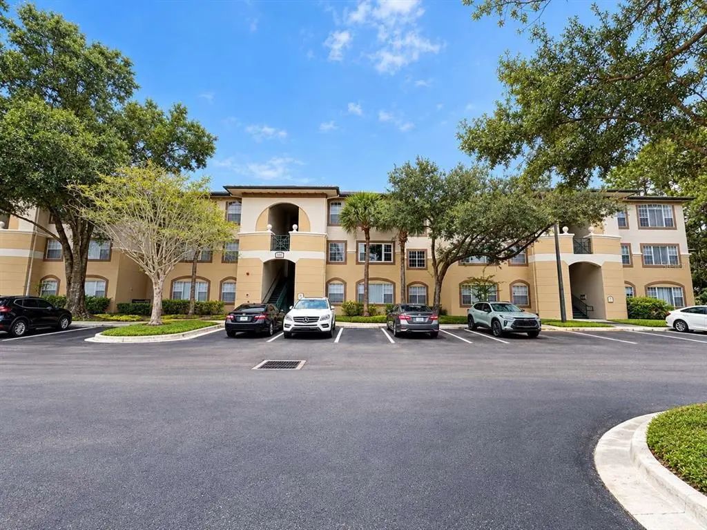 17101 Carrington Park Drive 405, TAMPA