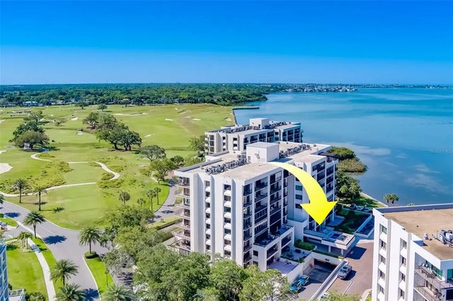 6 Belleview Boulevard 105, BELLEAIR