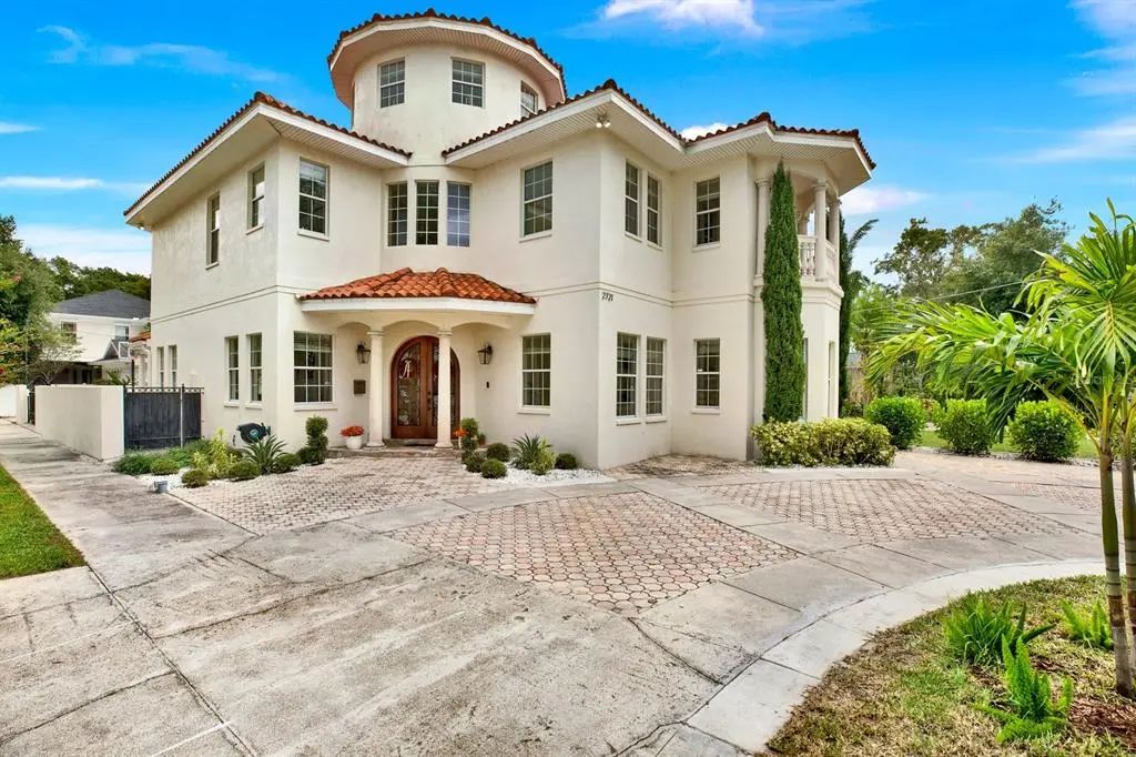 2721 N Royal Court, TAMPA