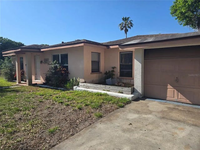 204 Shore Drive W, OLDSMAR