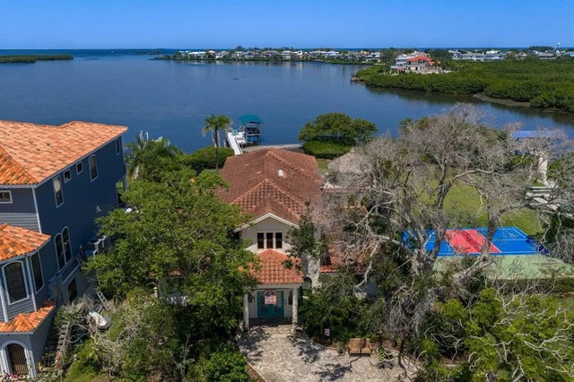1632 Sea Breeze Drive, TARPON SPRINGS