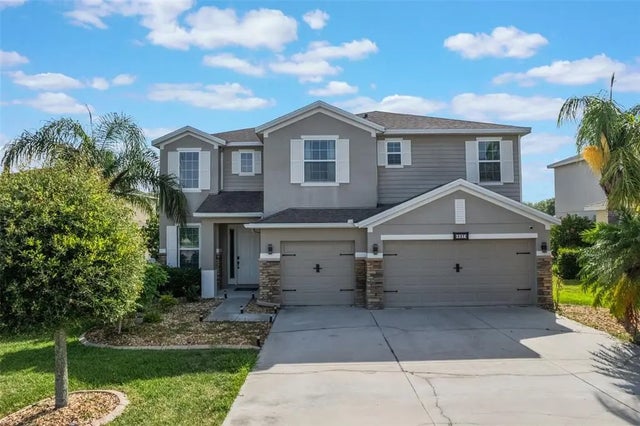 637 Neptune Drive, GROVELAND