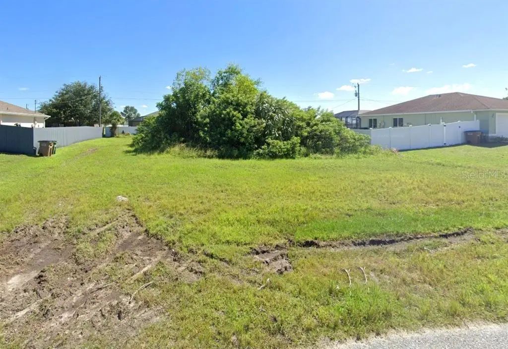 937 Nw 5th Place, CAPE CORAL
