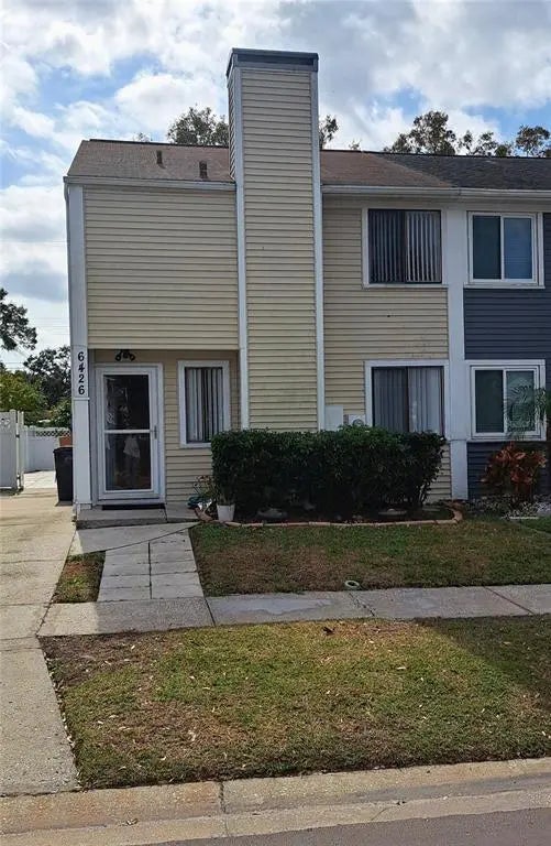 6426 Rockpointe Drive, TAMPA