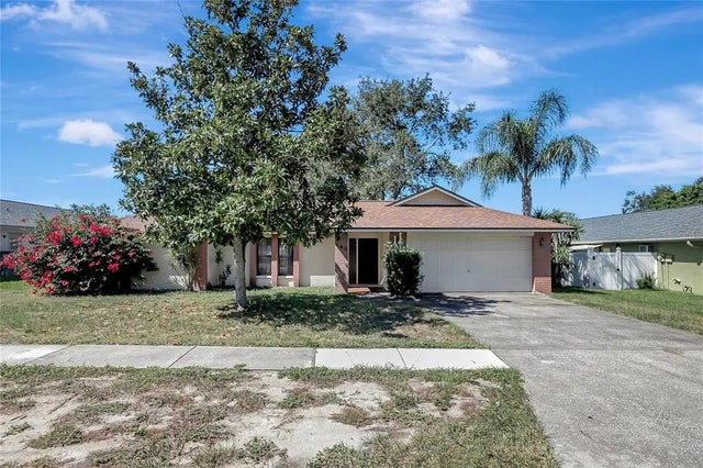 185 Foxcroft Drive W, PALM HARBOR