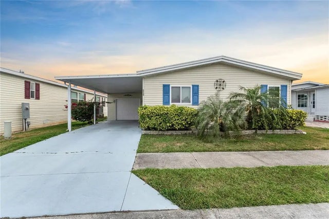 520 Canal Way, OLDSMAR