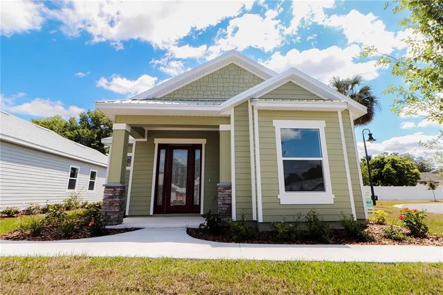 927 Azalea Walk Circle, DELAND