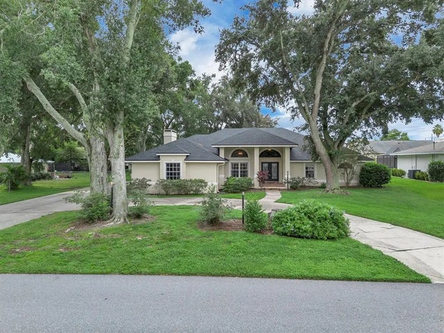 345 S Lake Florence Drive, WINTER HAVEN