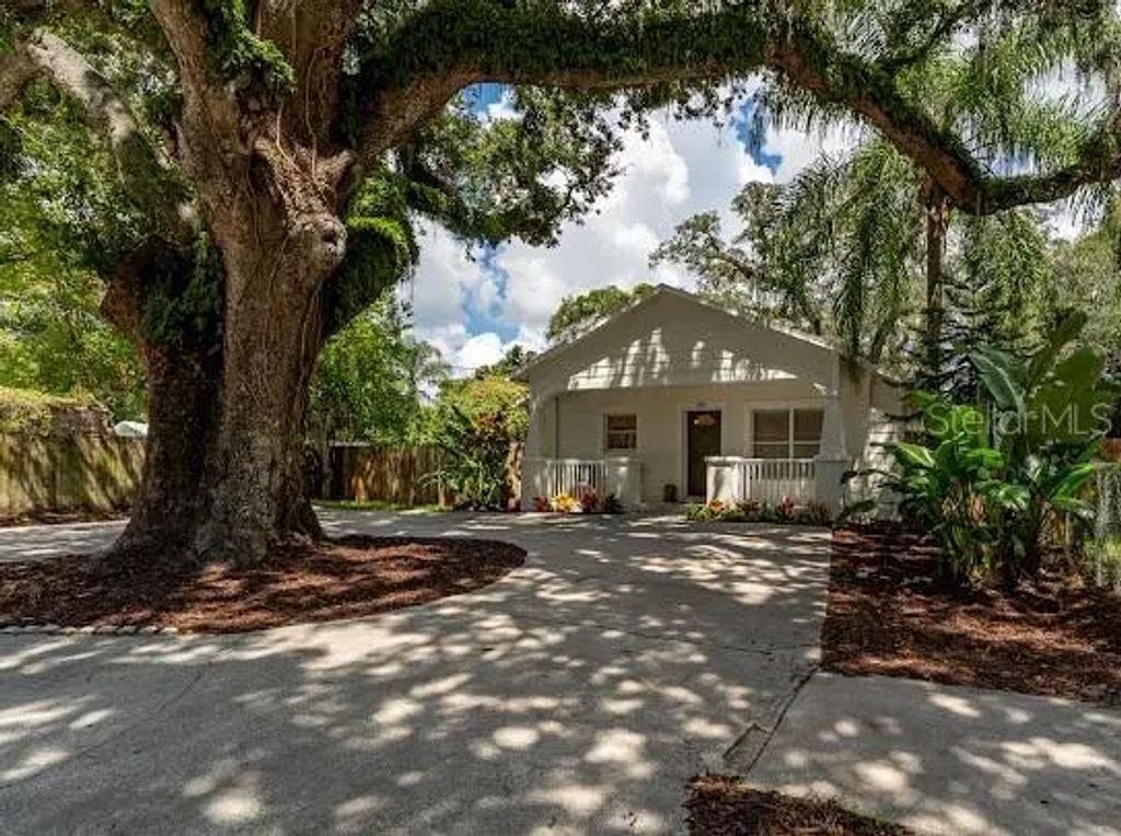 1506 E North Bay Street, TAMPA