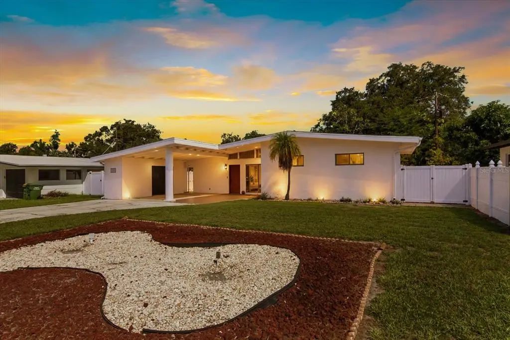 2921 Wood Street, SARASOTA