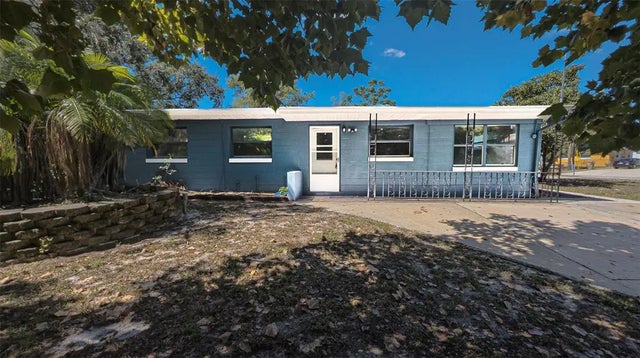 1095 Golden Isle Drive, MOUNT DORA