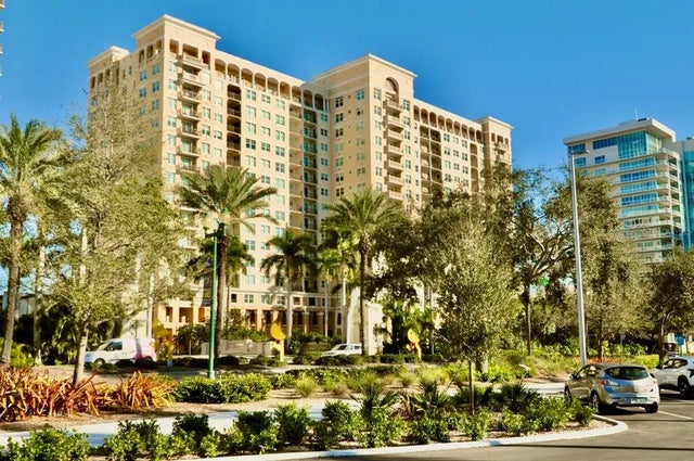 750 N Tamiami Trail 307, SARASOTA