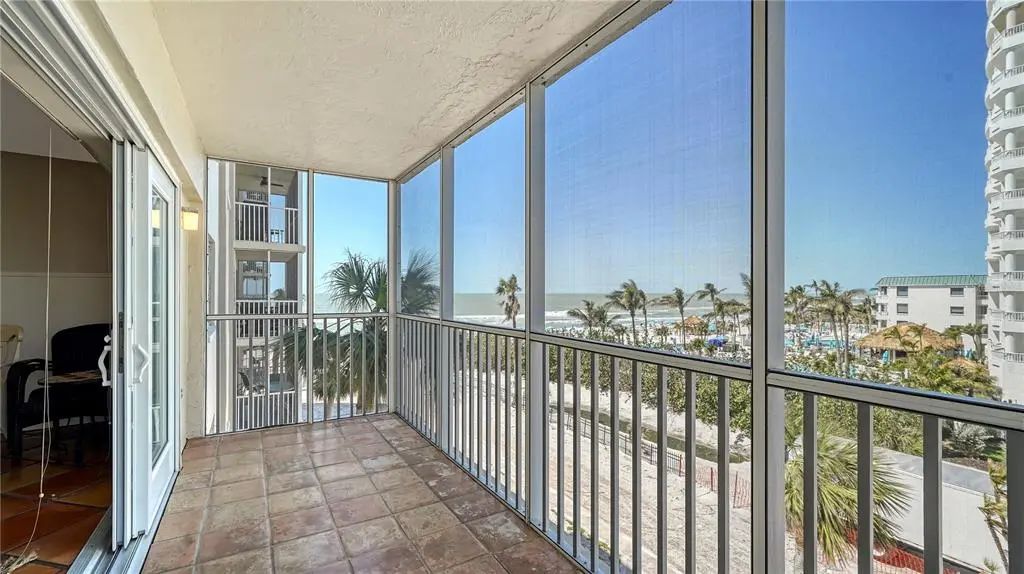 800 Benjamin Franklin Drive 406, SARASOTA