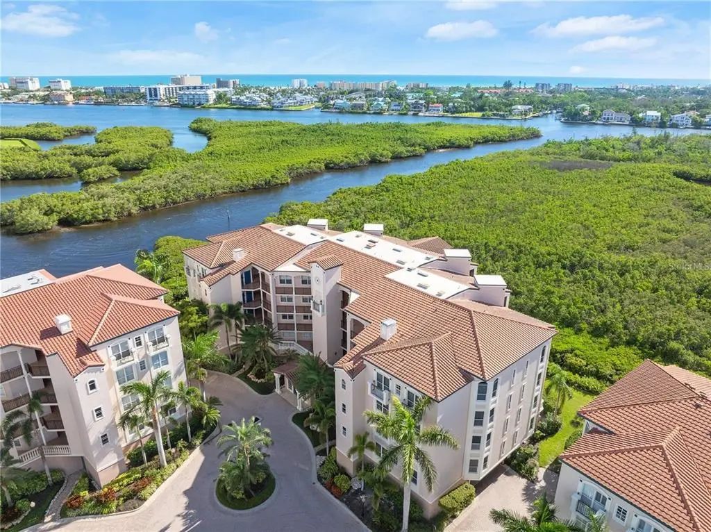 5430 Eagles Point Circle 202, SARASOTA