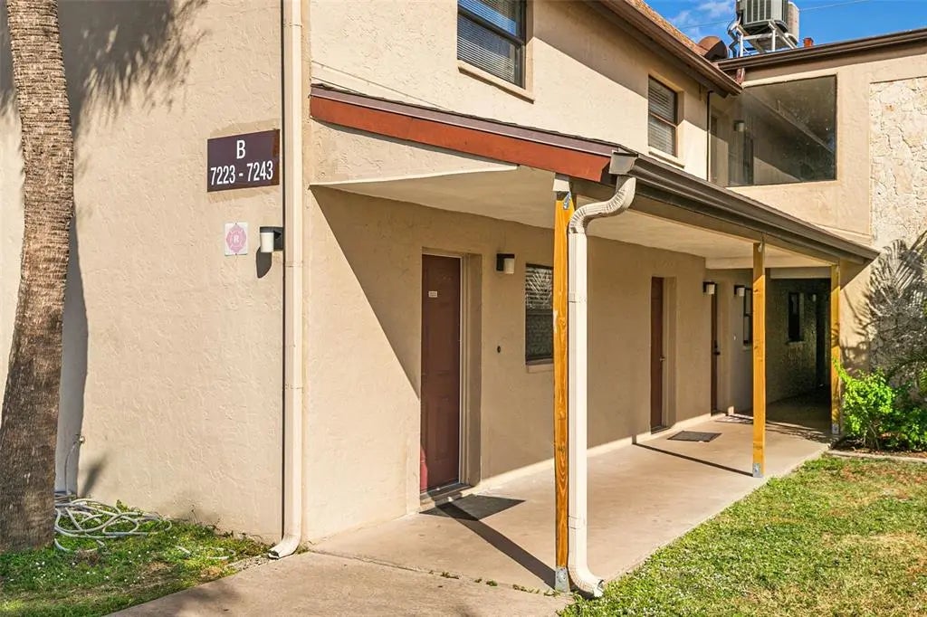 7223 Cloister Drive 111, SARASOTA