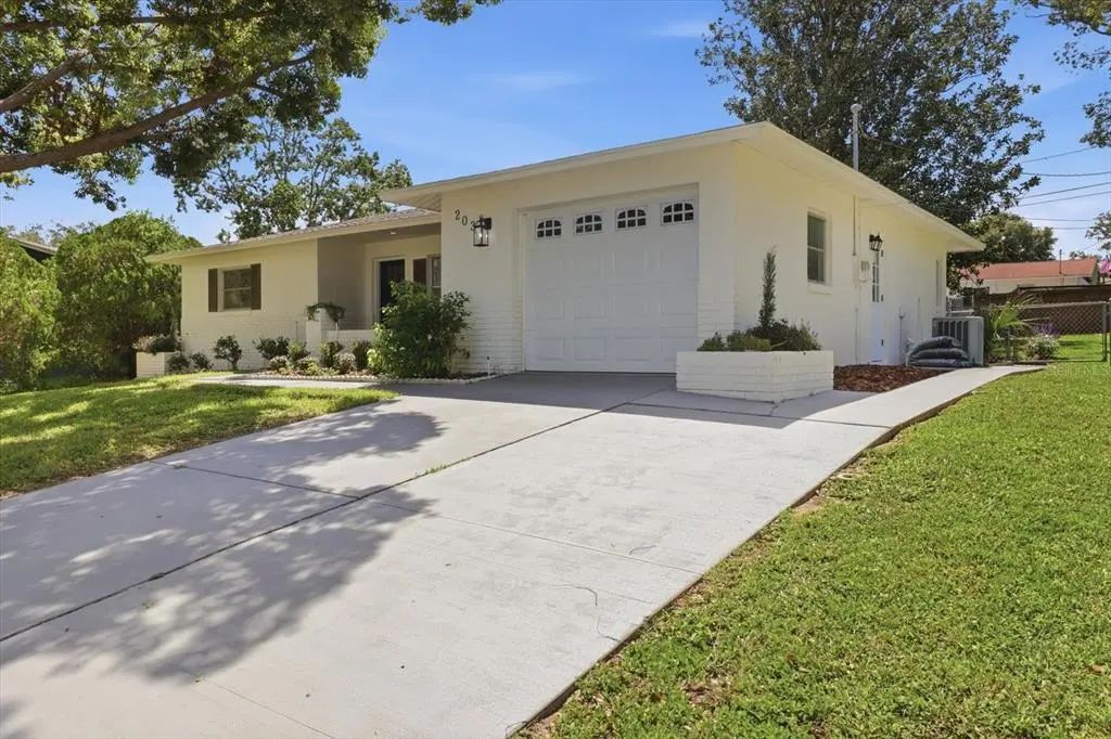 203 S Lee Street, BEVERLY HILLS