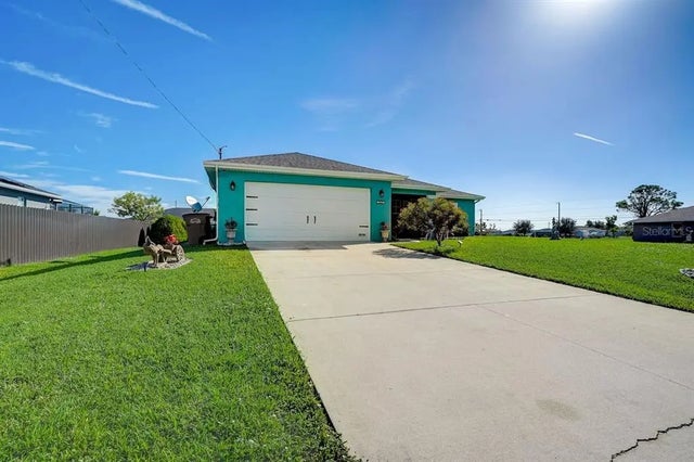 3023 Nw 2nd Place, CAPE CORAL