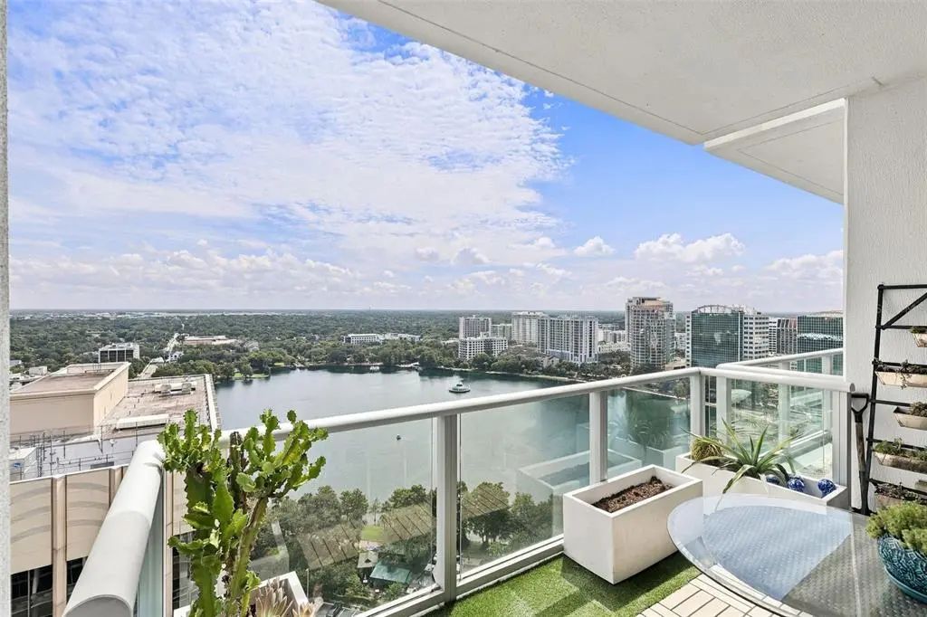 150 E Robinson Street 2005, ORLANDO