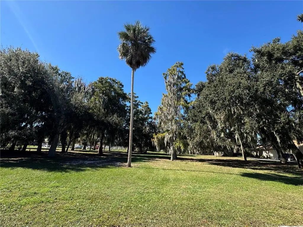 Lake Pierce Dr, LAKE WALES