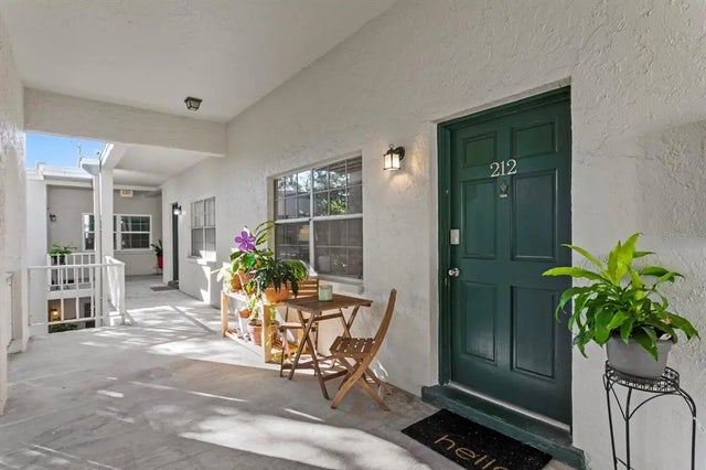 4335 Aegean Drive 212a, TAMPA