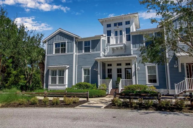 321 Sapphire Lake Drive 202, BRADENTON