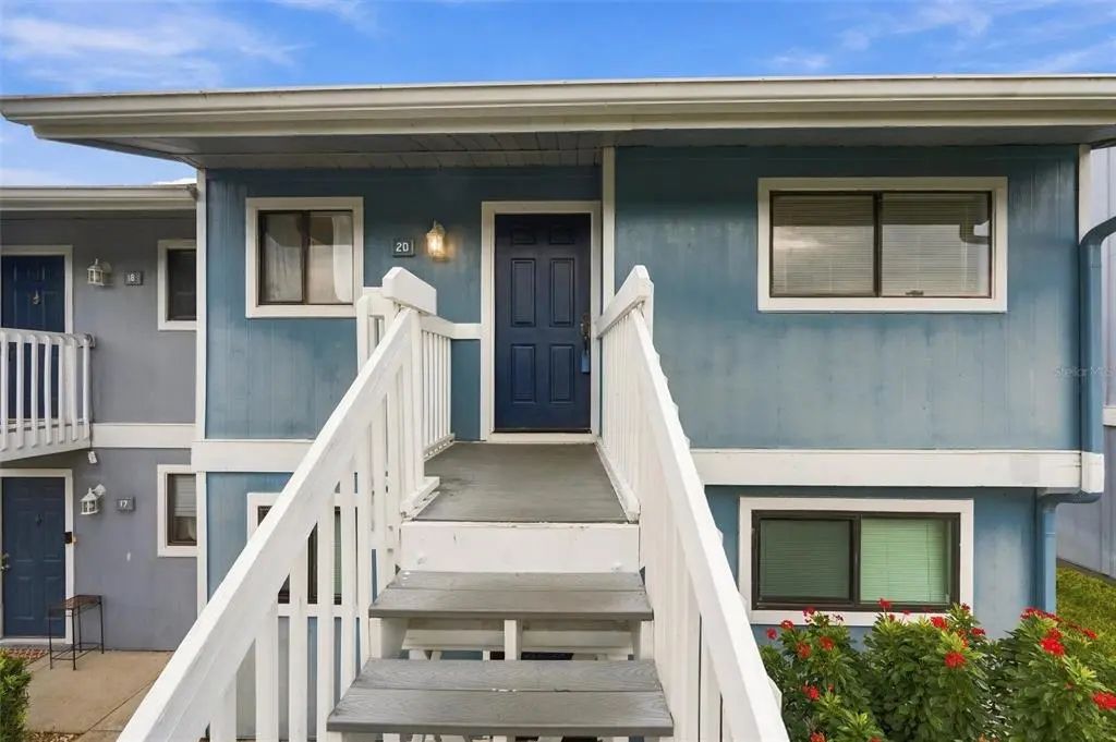 6033 34th Street W 20, BRADENTON