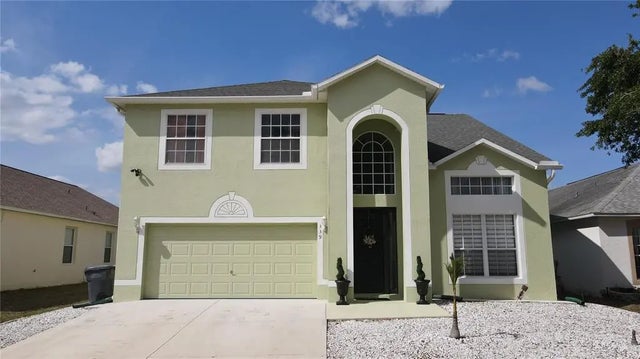 339 Sigmund Loop, DAVENPORT