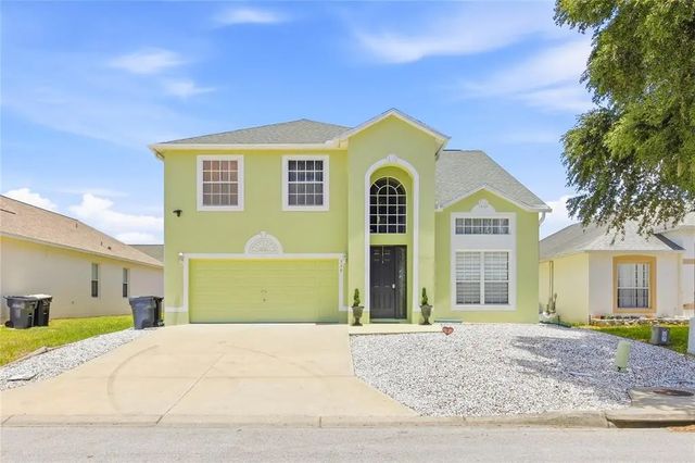 339 Sigmund Loop, DAVENPORT