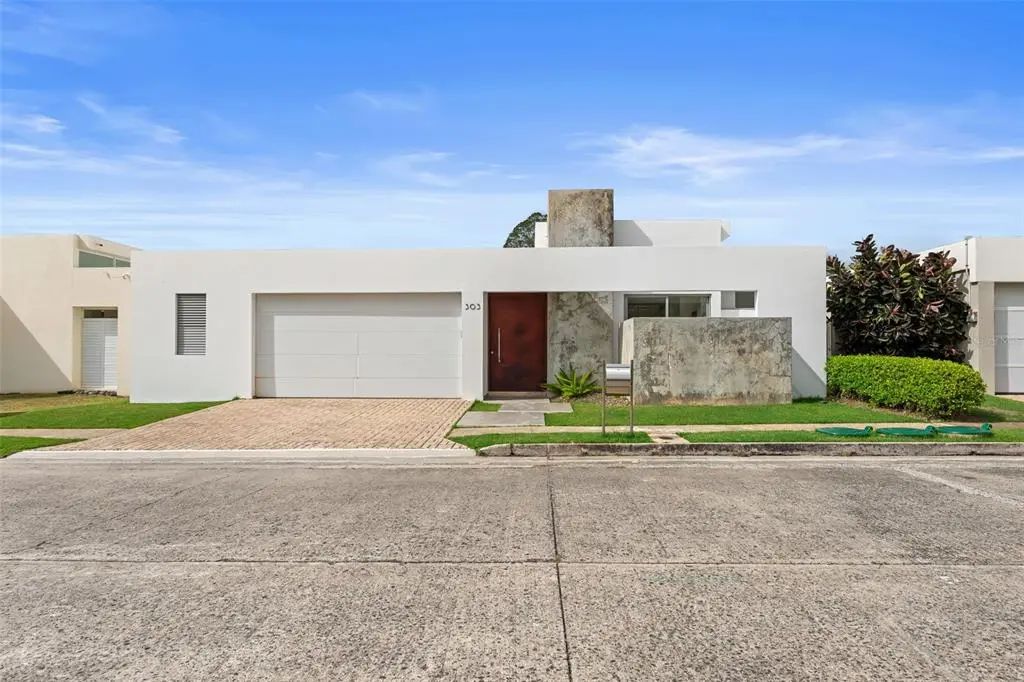 La Villa De Torrimar Rey Felipe 303, GUAYNABO
