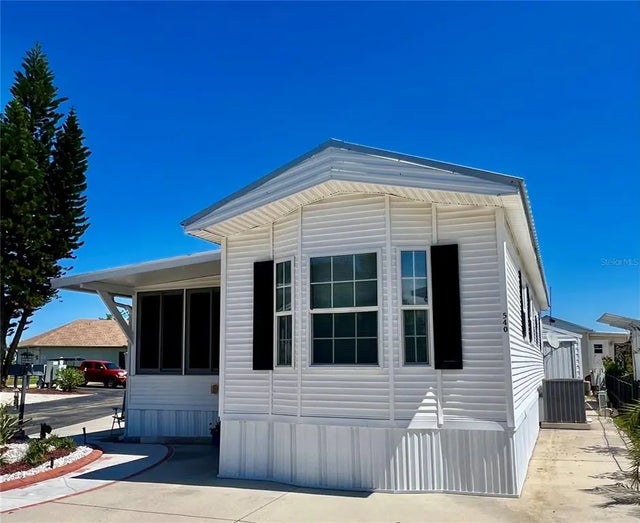 540 Royal Troon Loop, DAVENPORT