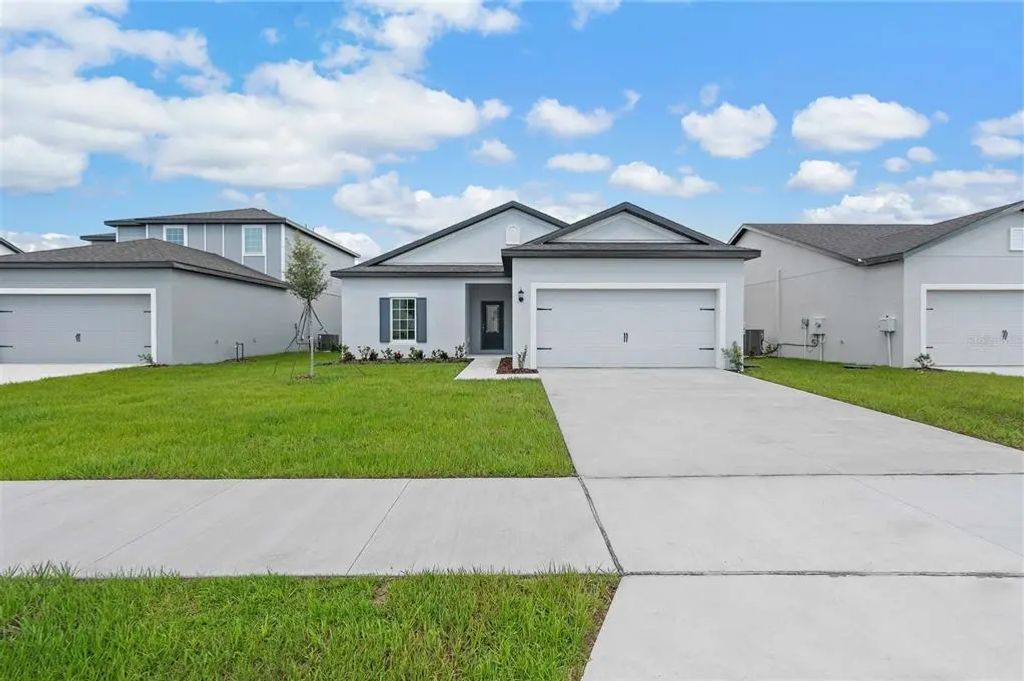 13202 Tula Loop, ASTATULA