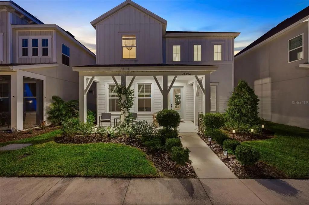 28592 Cozy Creek Drive, WESLEY CHAPEL