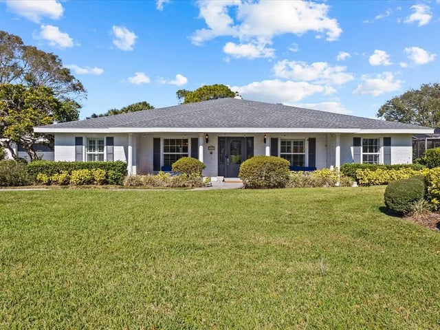19 Meadowlake Court, WINTER HAVEN