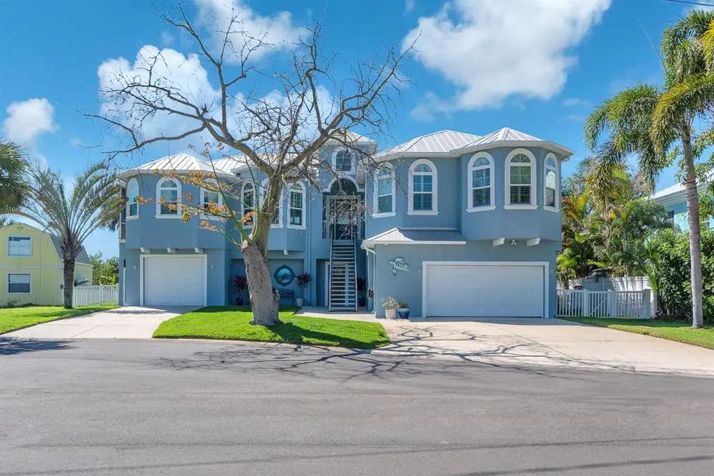 9425 Oak Street, RIVERVIEW