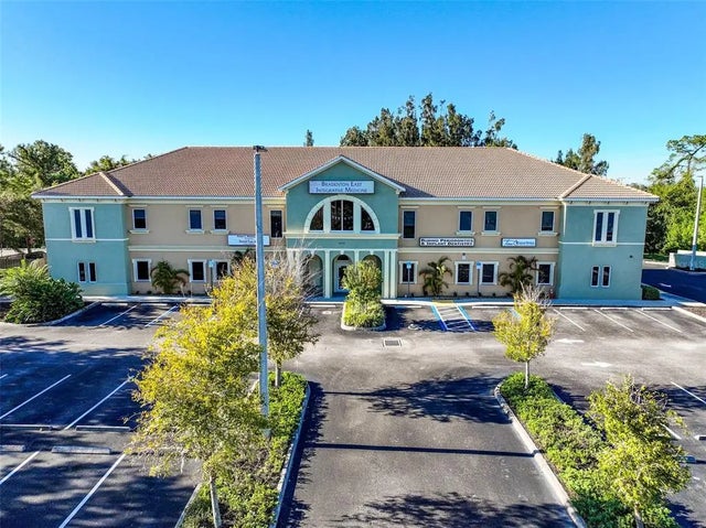8614 State Road 70 E, BRADENTON
