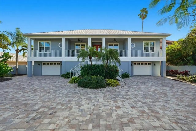 401 Harbor Drive, BELLEAIR BEACH