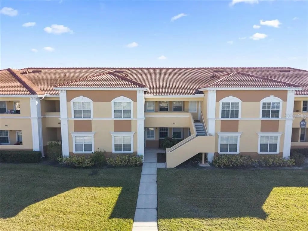 1050 Villagio Circle 102, SARASOTA