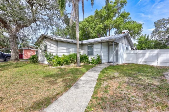 1712 N Club Court, TAMPA