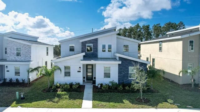 9032 Sommerset Hills Drive, DAVENPORT