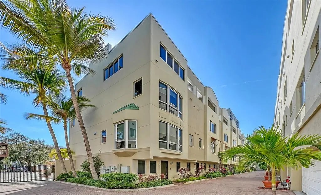 235 Cocoanut Avenue 113c