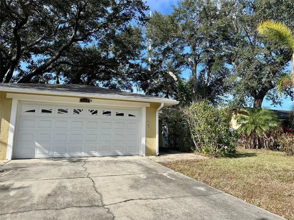 1119 Breeze Drive, LARGO