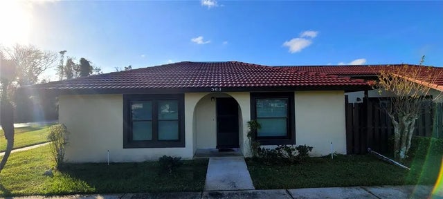 563 Hunter Circle, KISSIMMEE