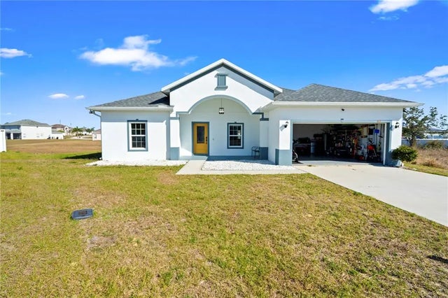 817 Desmoines Place, KISSIMMEE