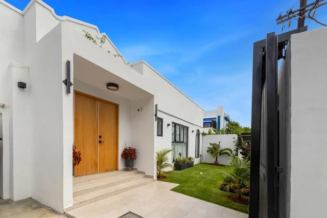 106 Tres Hermanos, SAN JUAN