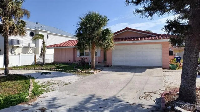 3005 Gulf Boulevard, BELLEAIR BEACH