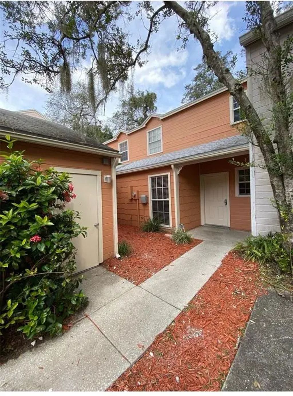 9459 Forest Hills Circle, TAMPA