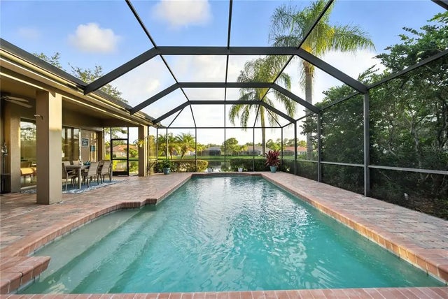 17210 Broadoak Drive, TAMPA