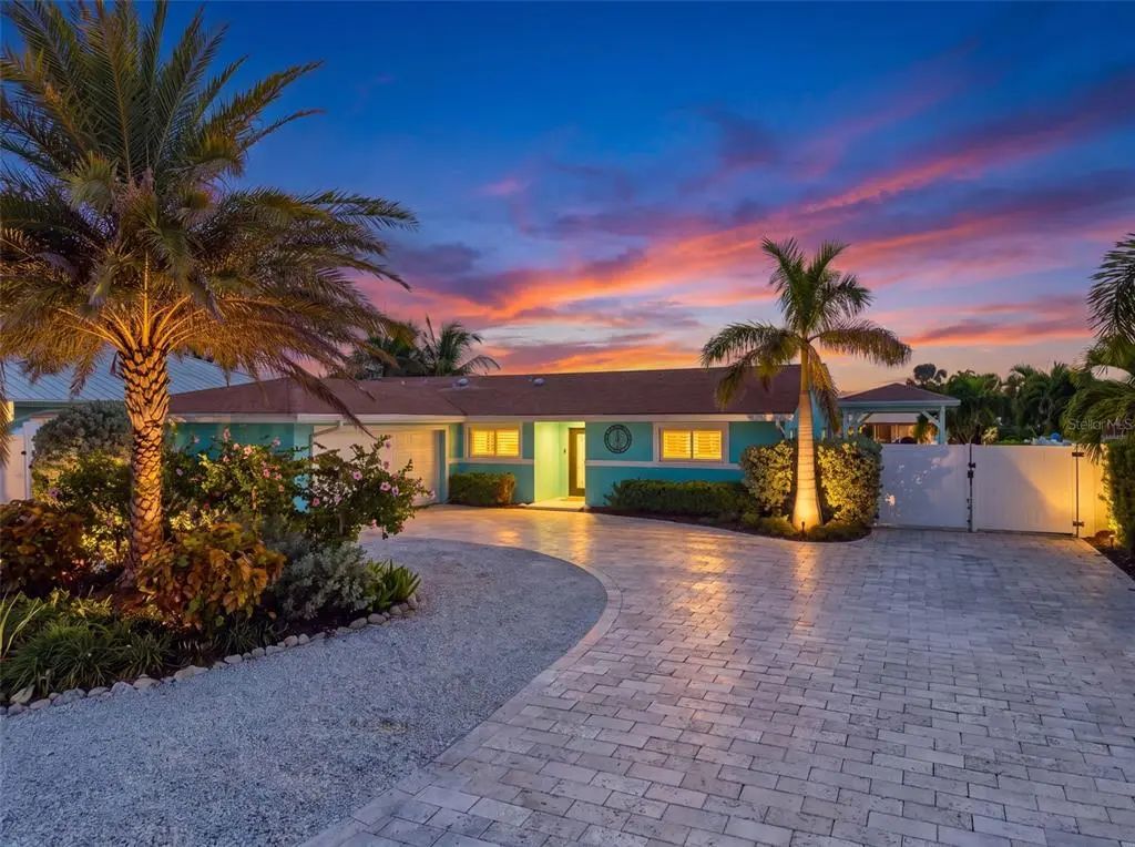 3708 Royal Palm Drive, BRADENTON
